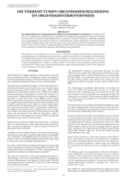 Die verband tussen organisasiesosialisering en organisasieverbondenheid.