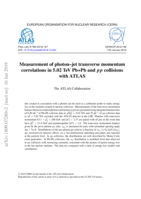 Measurement of photon–jet transverse momentum correlations in 5.02 TeV Pb+Pb and pp collisions with ATLAS