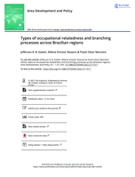 Types of occupational relatedness and branching processes across Brazilian regions